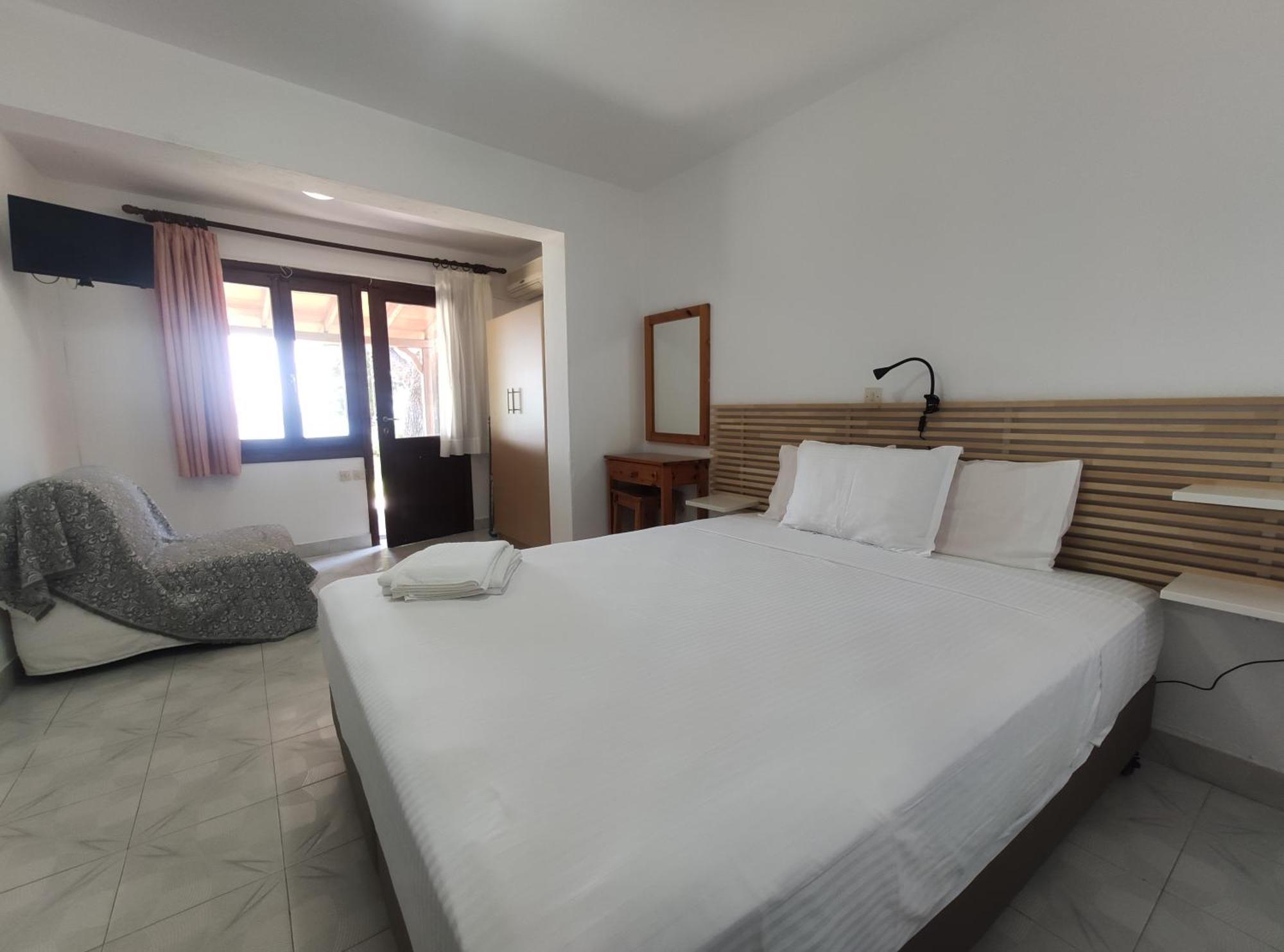 Para Thin Alos Inn Neos Marmaras Dış mekan fotoğraf